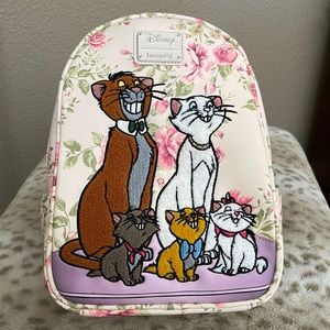 NWT Aristrocat loungebag Disney.🚨FINAL SALE🚨!!!!